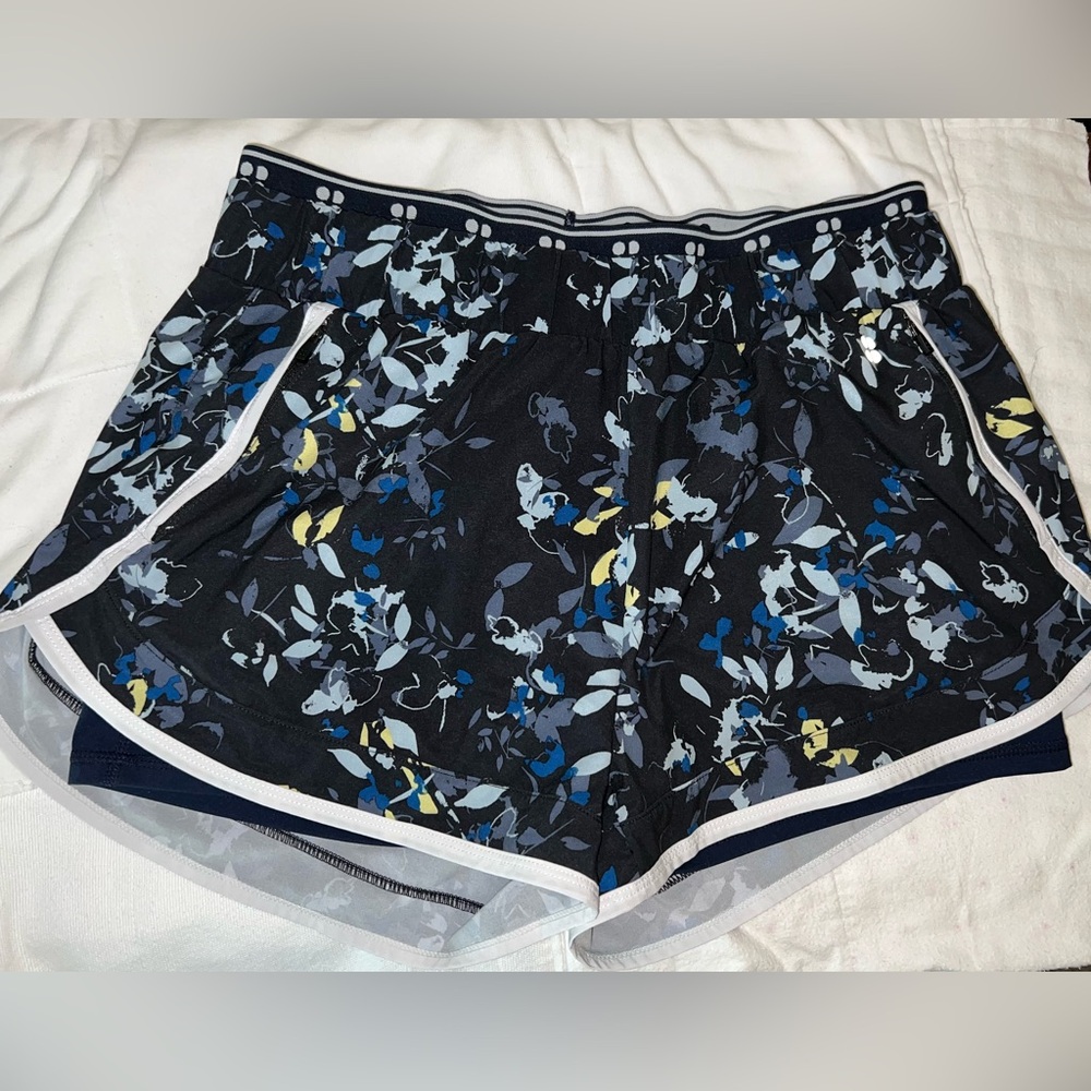 Sweaty Betty On Your Marks Shorts - Size Large